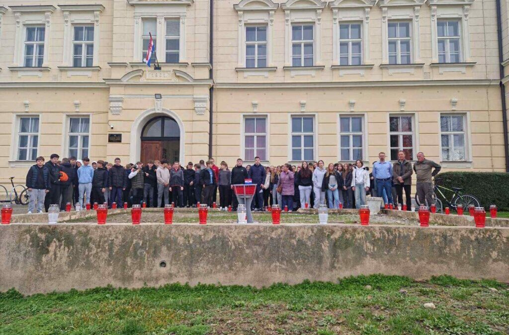 Odana počast žrtvama Vukovara i Škabrnje